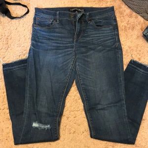 Like New Express Distressed Skinny Jeans Sz 6